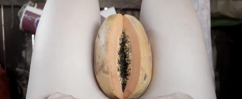 借情色构建起香港回忆，陈果坐上《三夫》的红van，然后消失了