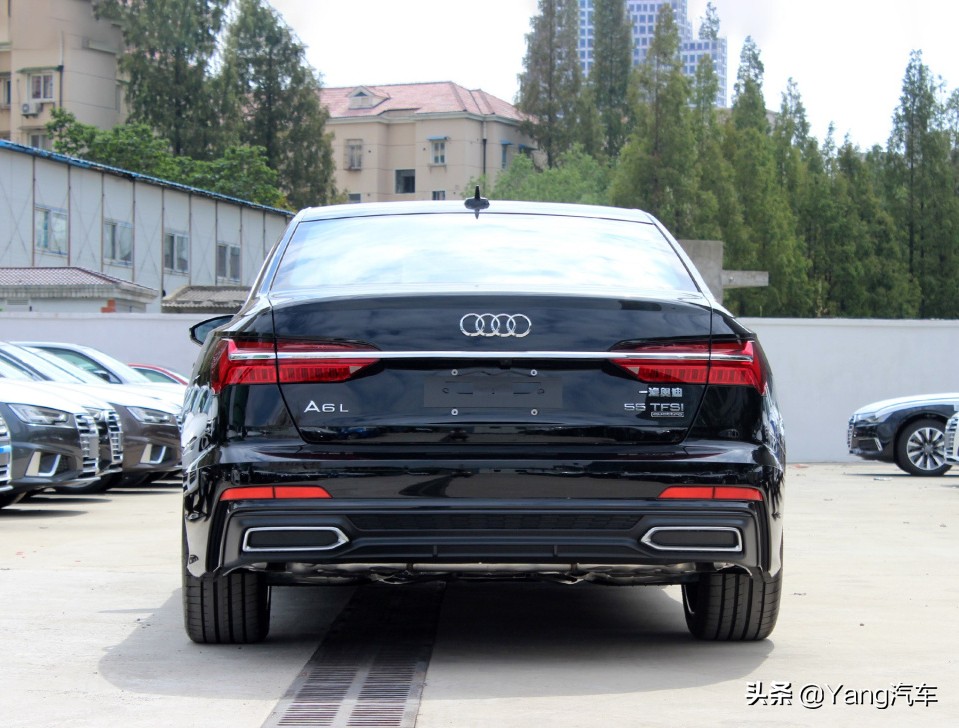 奥迪a8打6折,19年最新款奥迪a6l豪华和臻选区别