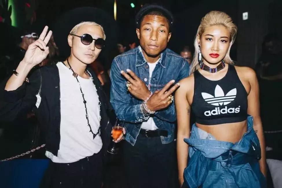 新锐日本潮牌AMBUSH迅速“上位”,抓住男性珠宝配饰消费