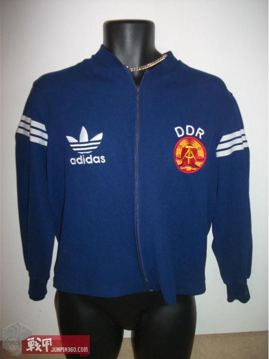 俄罗斯街头爱国,俄罗斯人喜欢三叶草