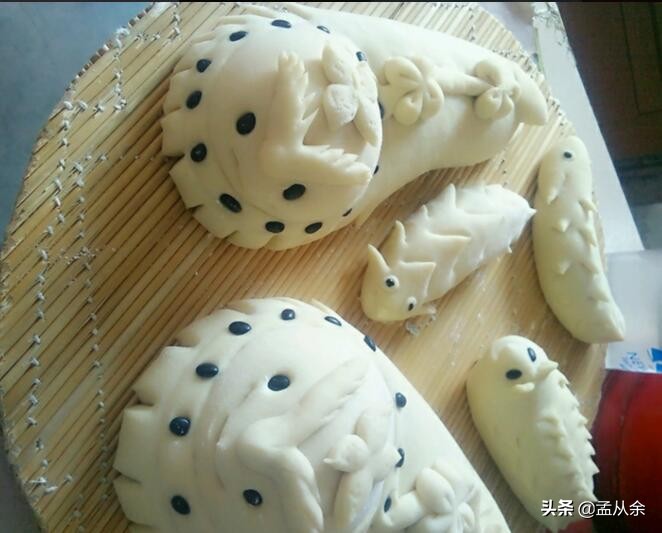 每年六月份姥姥都会给我家女儿送羊，面粉做出来的，好看又劲道
