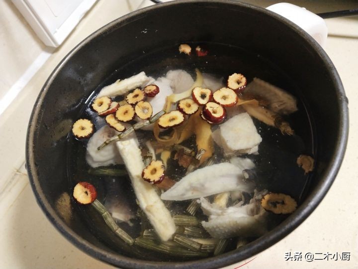 玉竹石斛淮山鸡汤,玉竹石斛煲汤