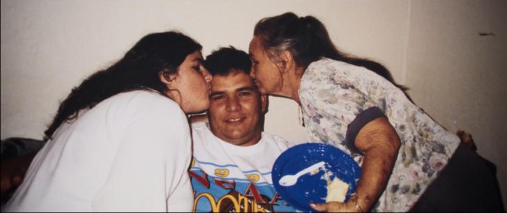 扒光他们的「黑历史」，网飞再次突破尺度