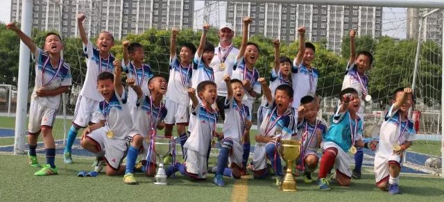 先天天赋后天努力哪个重要奇葩说,先天的学习后天的努力