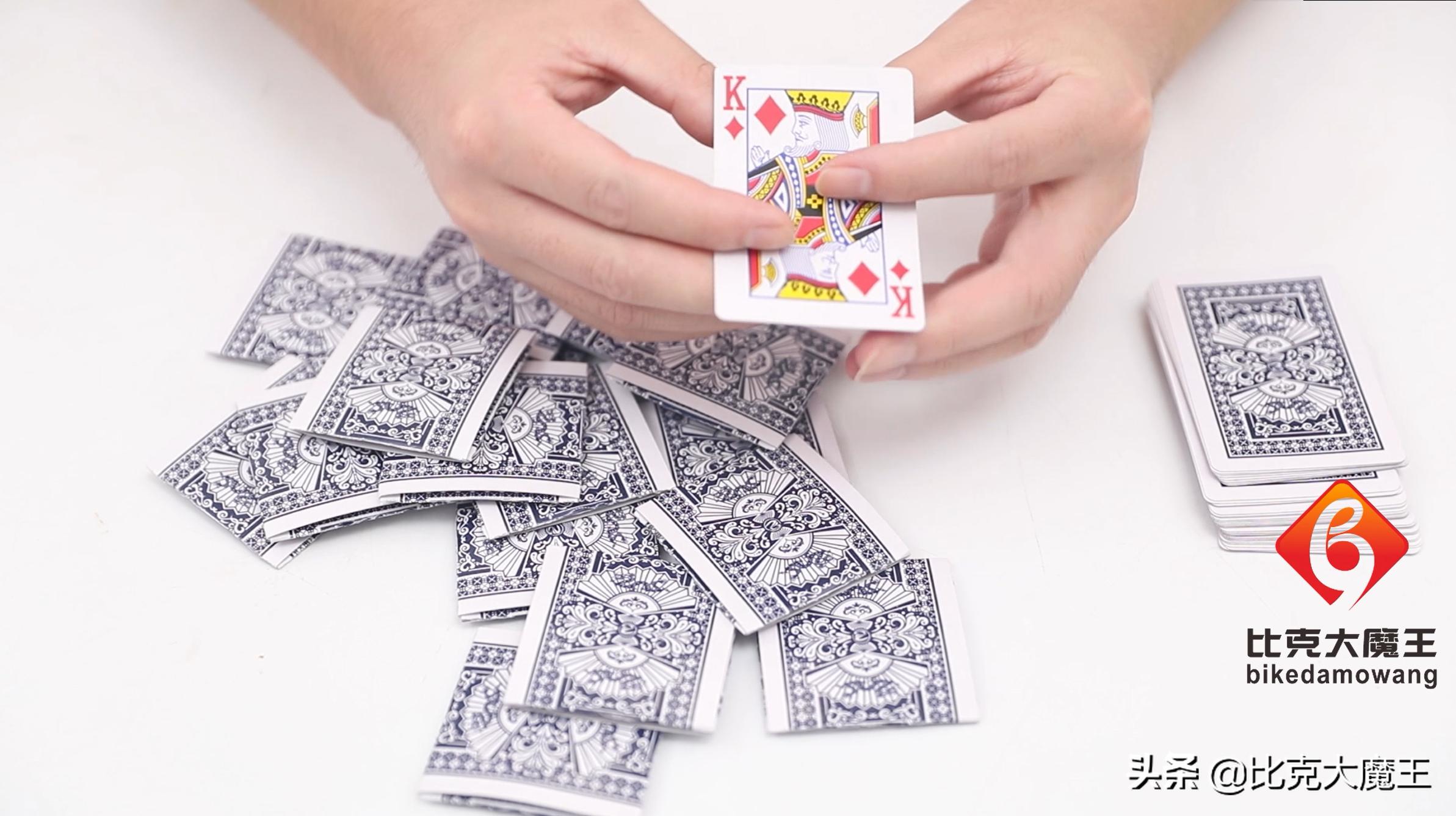 旧扑克牌别扔了，教你做解压圆球，拿到手就想玩，大人小孩都喜欢