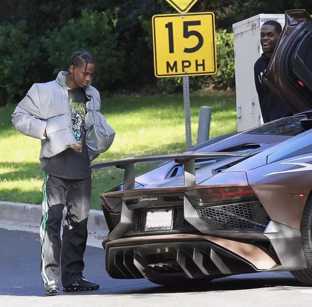 开GTR的绝对不穿AJ，开MT的千万别碰Vapormax