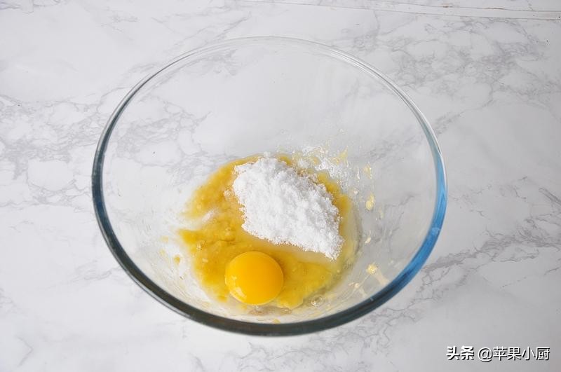 香蕉做甜品真的很绝,一根变黑的香蕉做甜点