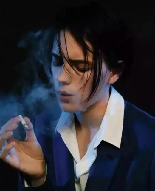 长得像莱昂纳多女模,小李子莱昂纳多和日本模特