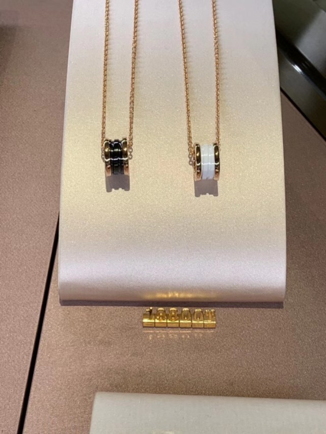 香港宝格丽扇子项链3599港币 (香港买宝格丽小裙子项链便宜多少)