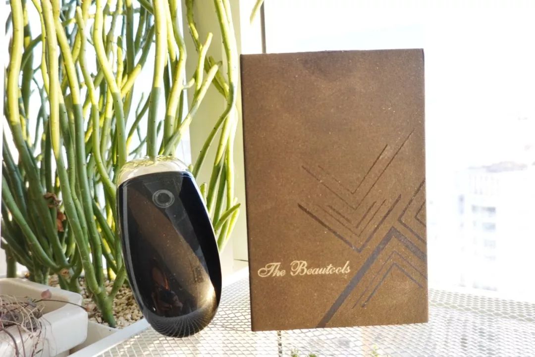 朋友圈精致生活却一地鸡毛,精致朋友圈背后的真实故事