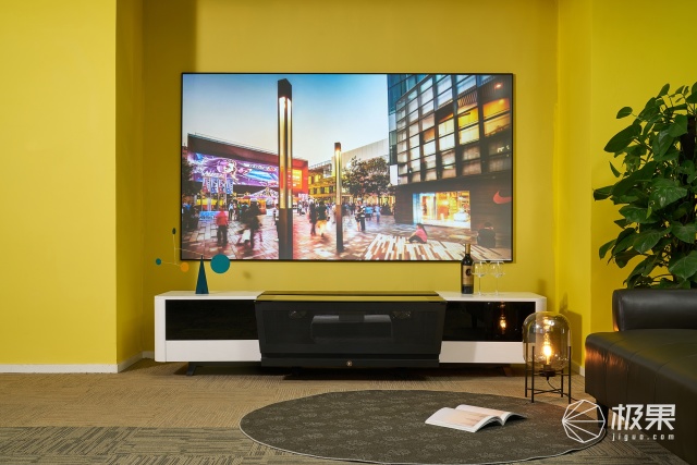 真正的无边框全屏电视机,超薄屏幕无边框电视