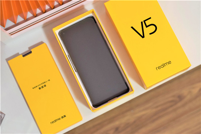 realme真我v5是5g手机吗,realme真我v5是不是全面屏