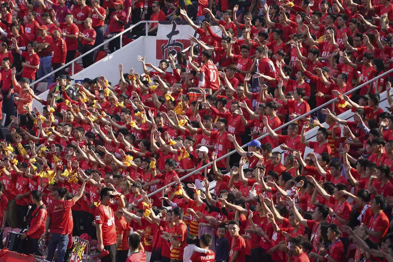 鲁能青训和恒大足校比,中超八冠王广州恒大王者归来