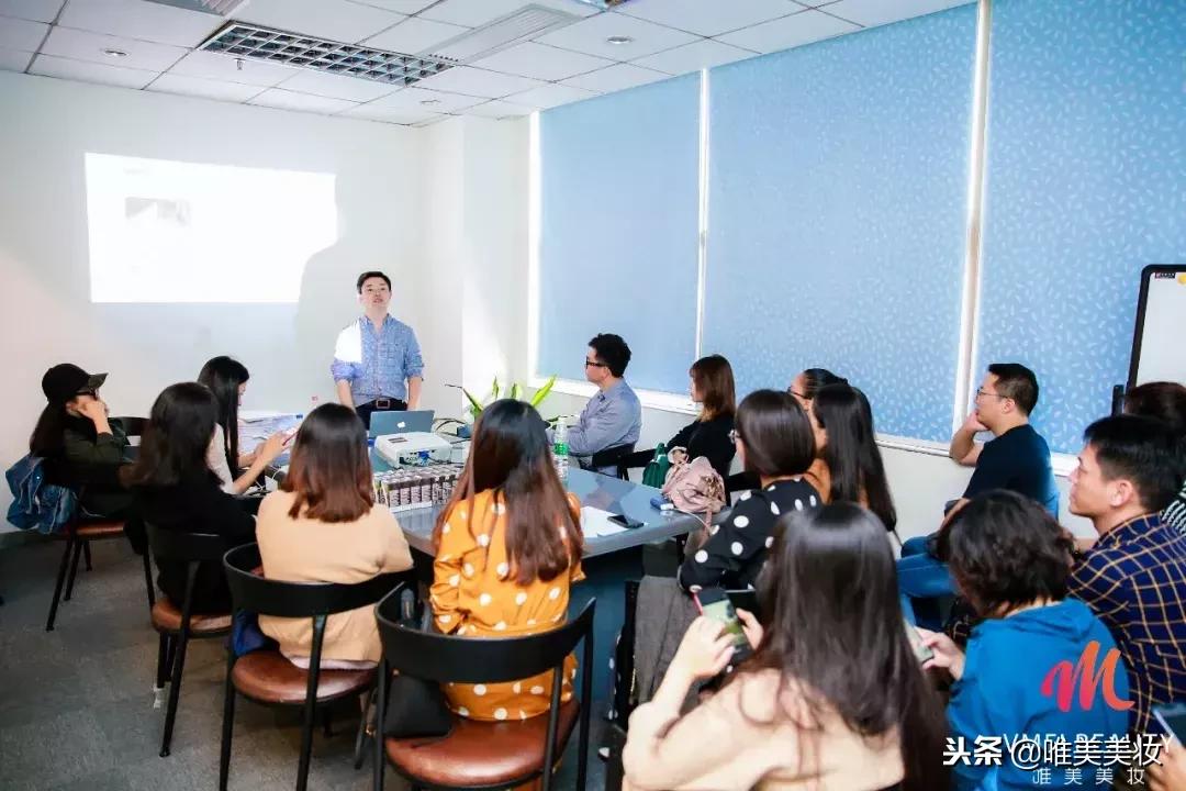 唯美大学-雲雲美妆学院授牌落成全新赋能打造个人IP崛起时代