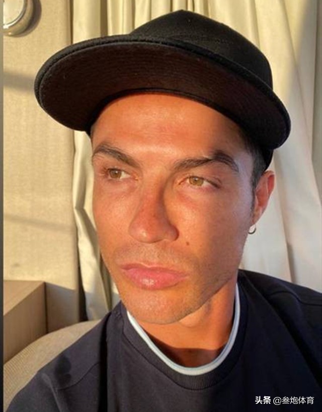 c罗被晒伤的照片,c罗晒与乔治娜游艇