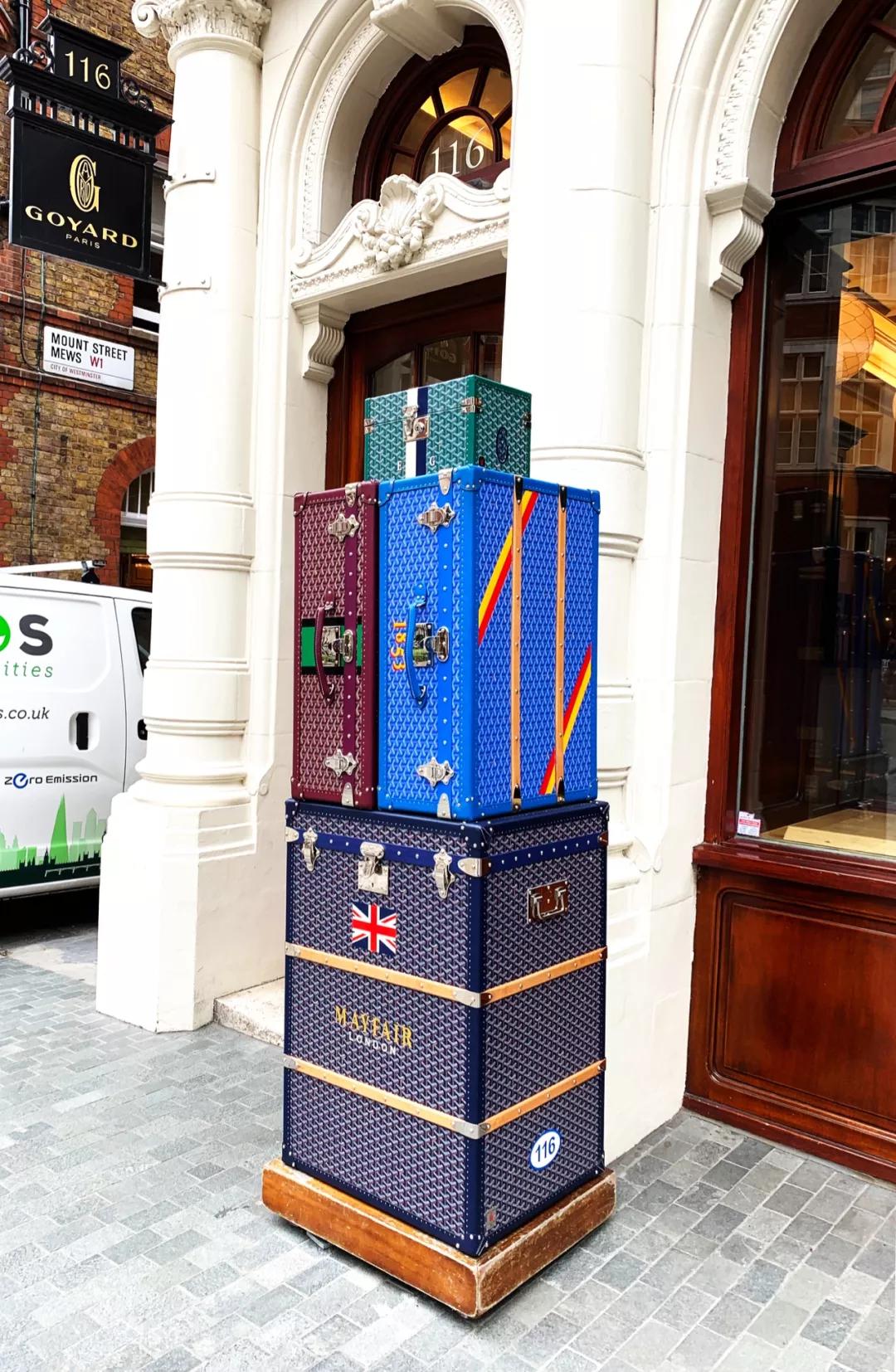 用“沉默”代言的rapper时尚爱物，“人间种草机”王菲超爱背的包