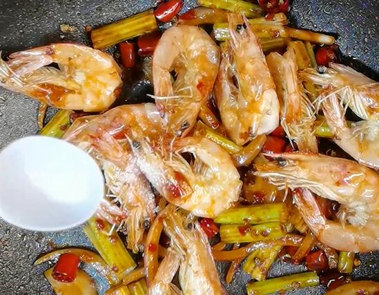 香辣大虾最正宗的做法窍门,香辣大虾怎么做好吃教程