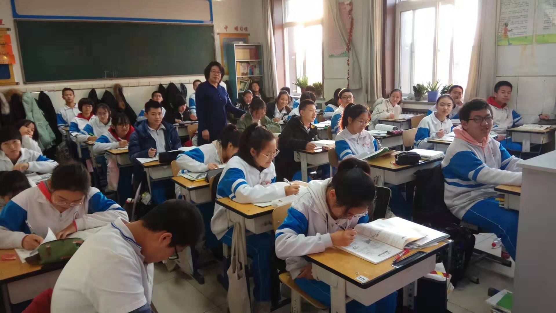 北京通州六中教师王桂芳入选北京市中小学学生喜爱的班主任