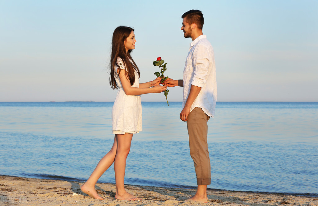 如果男朋友对前任念念不忘怎么办,男友对前女友念念不忘的表现