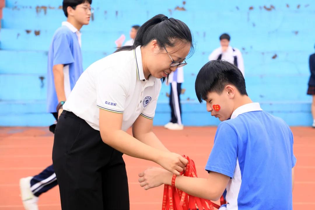 高考百日冲刺誓师大会节目流程,高考60天冲刺誓师大会美篇