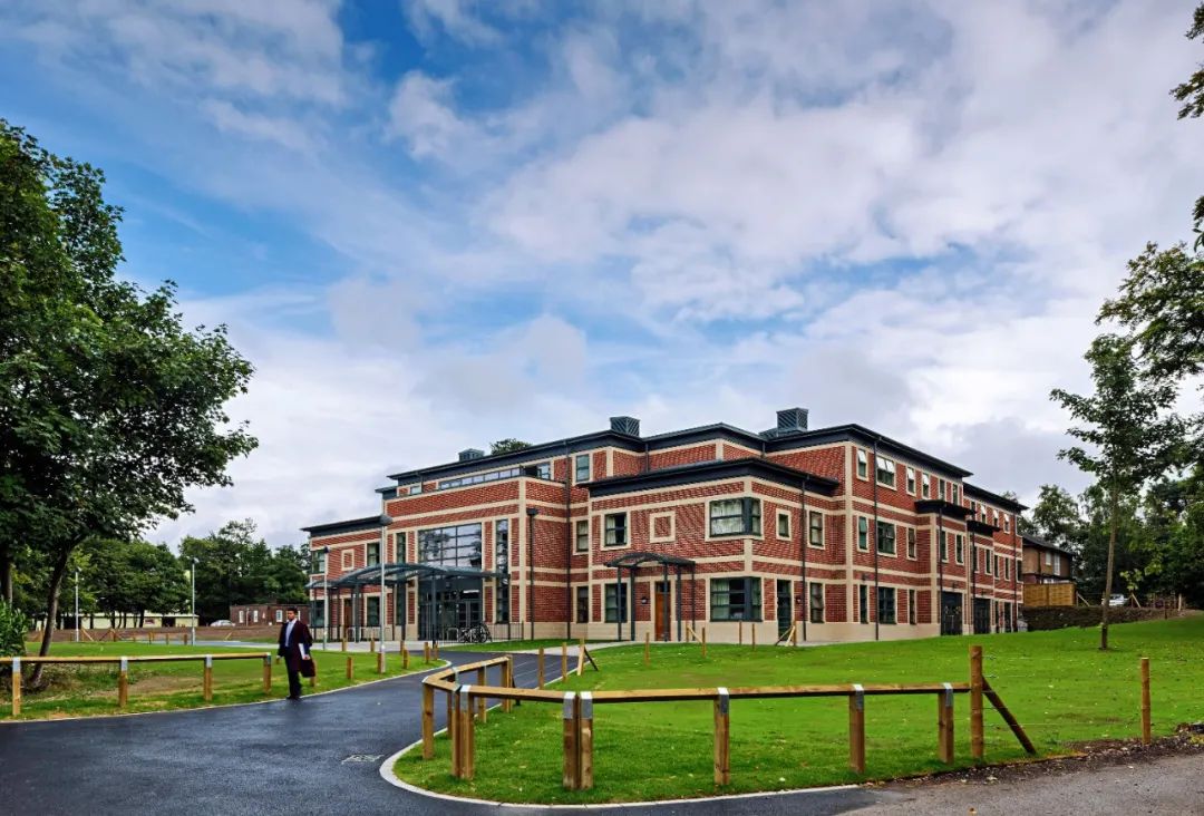 浼︽暒鐨囧澶у瀛﹂櫌浠嬬粛,浼︽暒鐨囧澶у