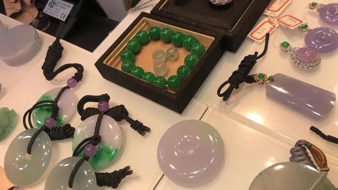 广东四会玉石翡翠批发市场,佛山市翡翠批发市场在哪里