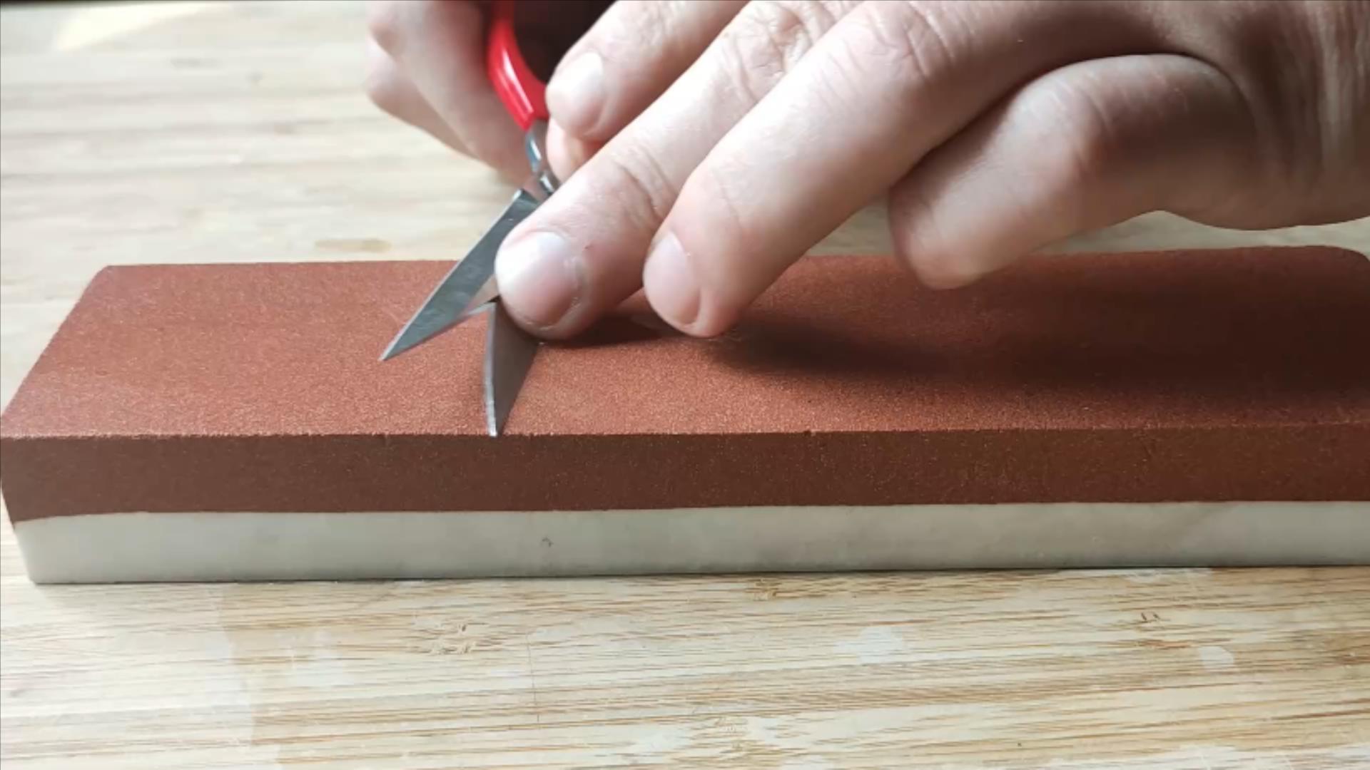 剪刀怎么剪不会钝,不管剪刀有多钝学会这一招