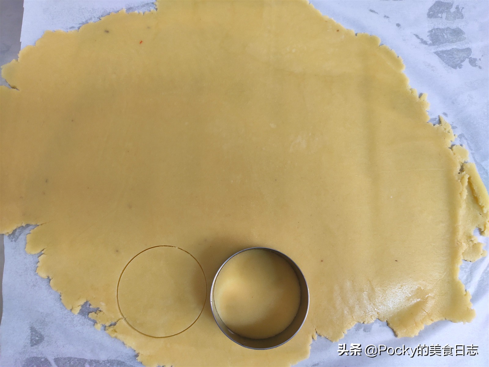 日本ins网红零食焦糖奶油饼干,日本一款抹茶夹心饼干