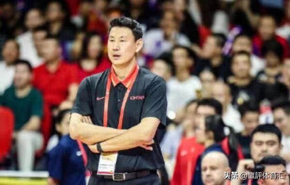 杜锋在场边都在说什么,杜锋解说赵继伟胯下传球