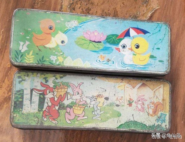 不同年代的文具盒,不同年代的文具盒里面的文具