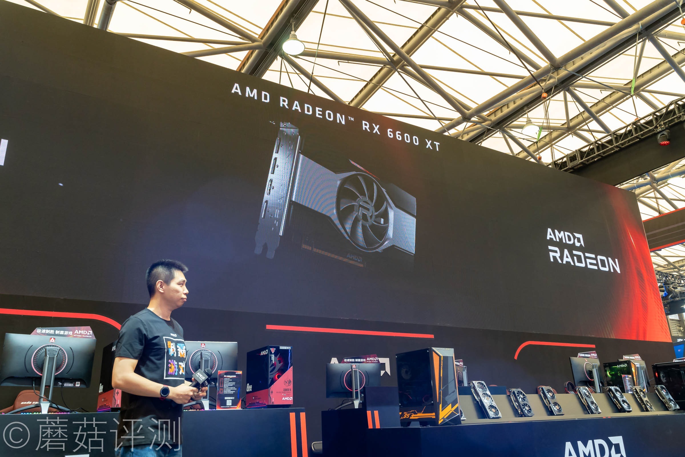 又有啥好玩的？蘑菇带你逛ChinaJoy2021，硬件、车和漂亮的小姐姐