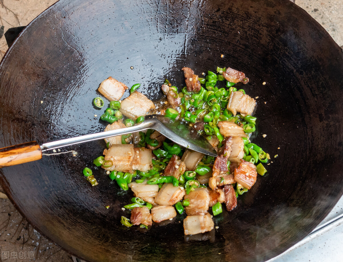 怎么少油做饭比较好吃,少油怎么做饭不粘锅