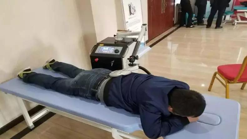 年轻人干一点活就腰疼什么原因呢,突然干很重的体力活腰疼