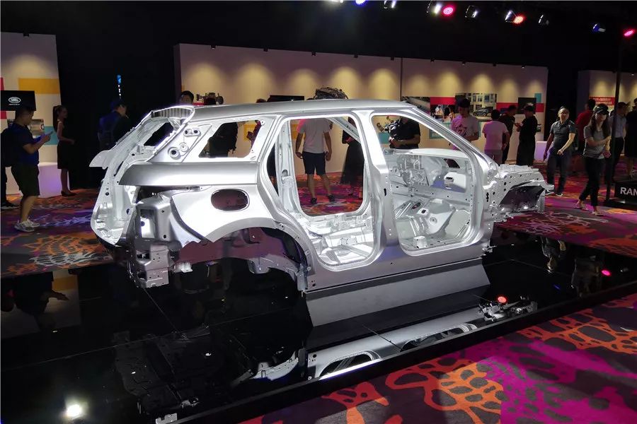 进口路虎极光16年二手车价格,进口版路虎极光二手价格