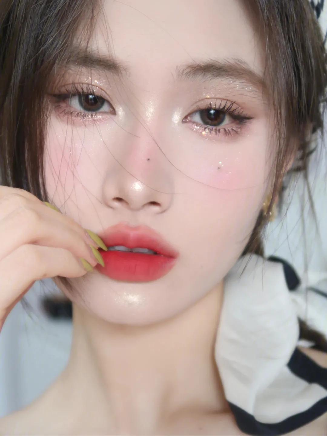 抖音这6个化妆技巧火了，一秒微笑唇也太鸡肋了