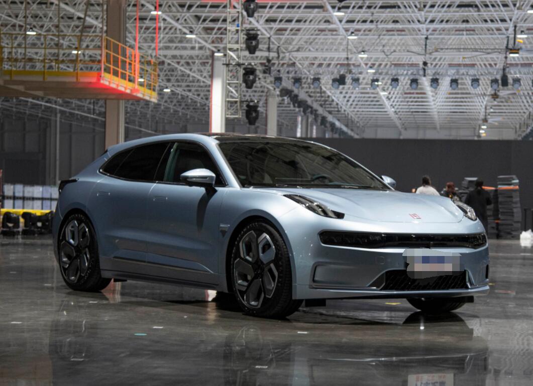 特斯拉ModelY降到27万,极氪001开始转订,车评人都不建议购买