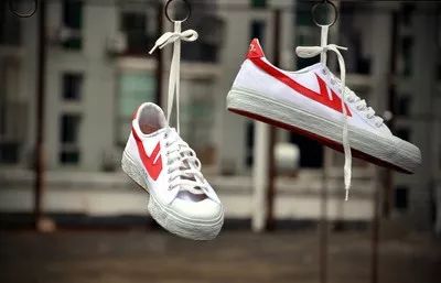 回力鞋哪一款最经典,真正的回力鞋多少一双