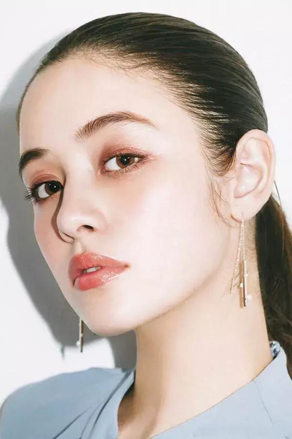 两秒钟搞定一个眼妆,手把手教气质减龄眼妆画法