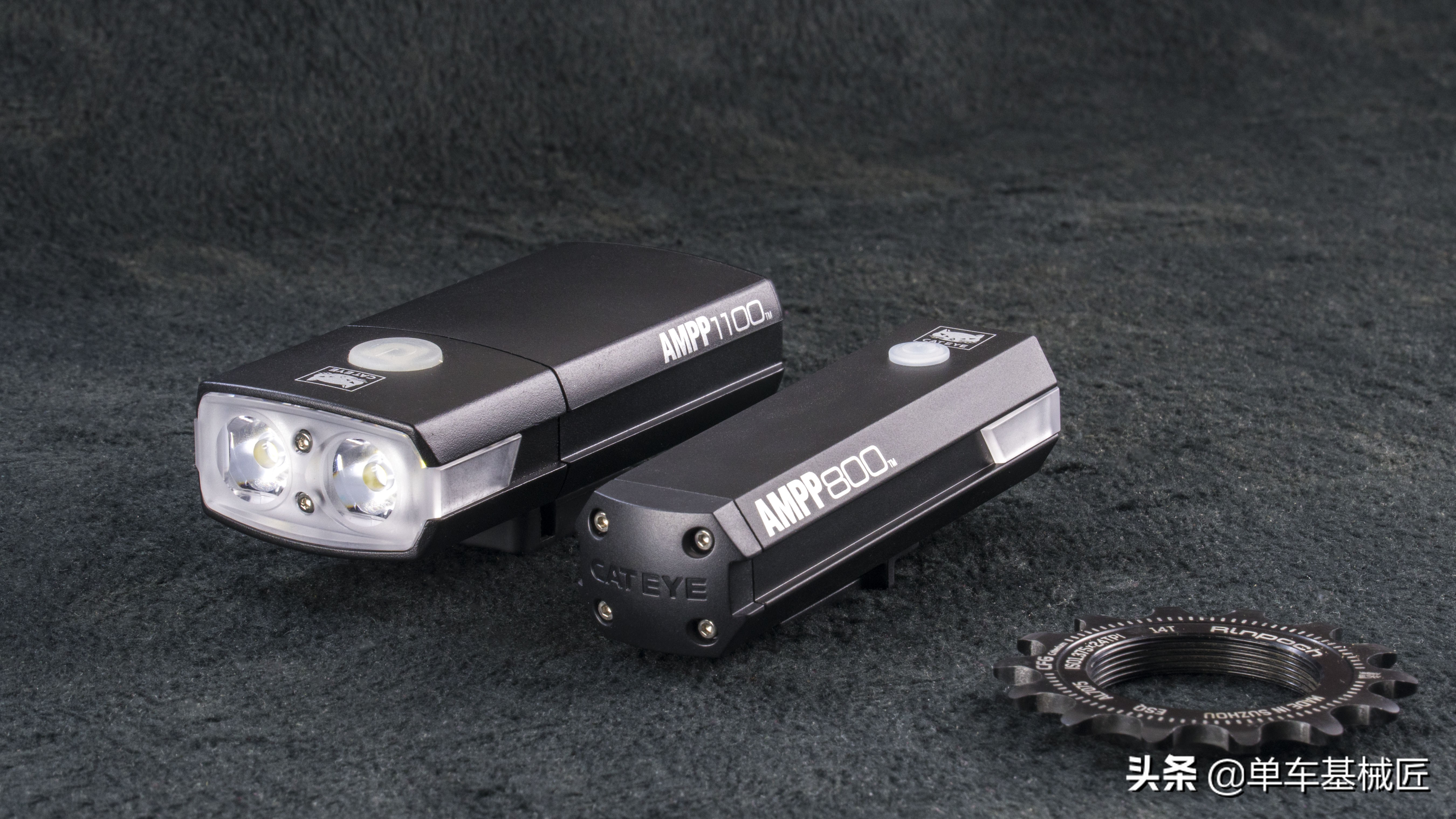 猫眼的信号灯闪红色怎么回事,猫眼上的灯为什么有时会亮