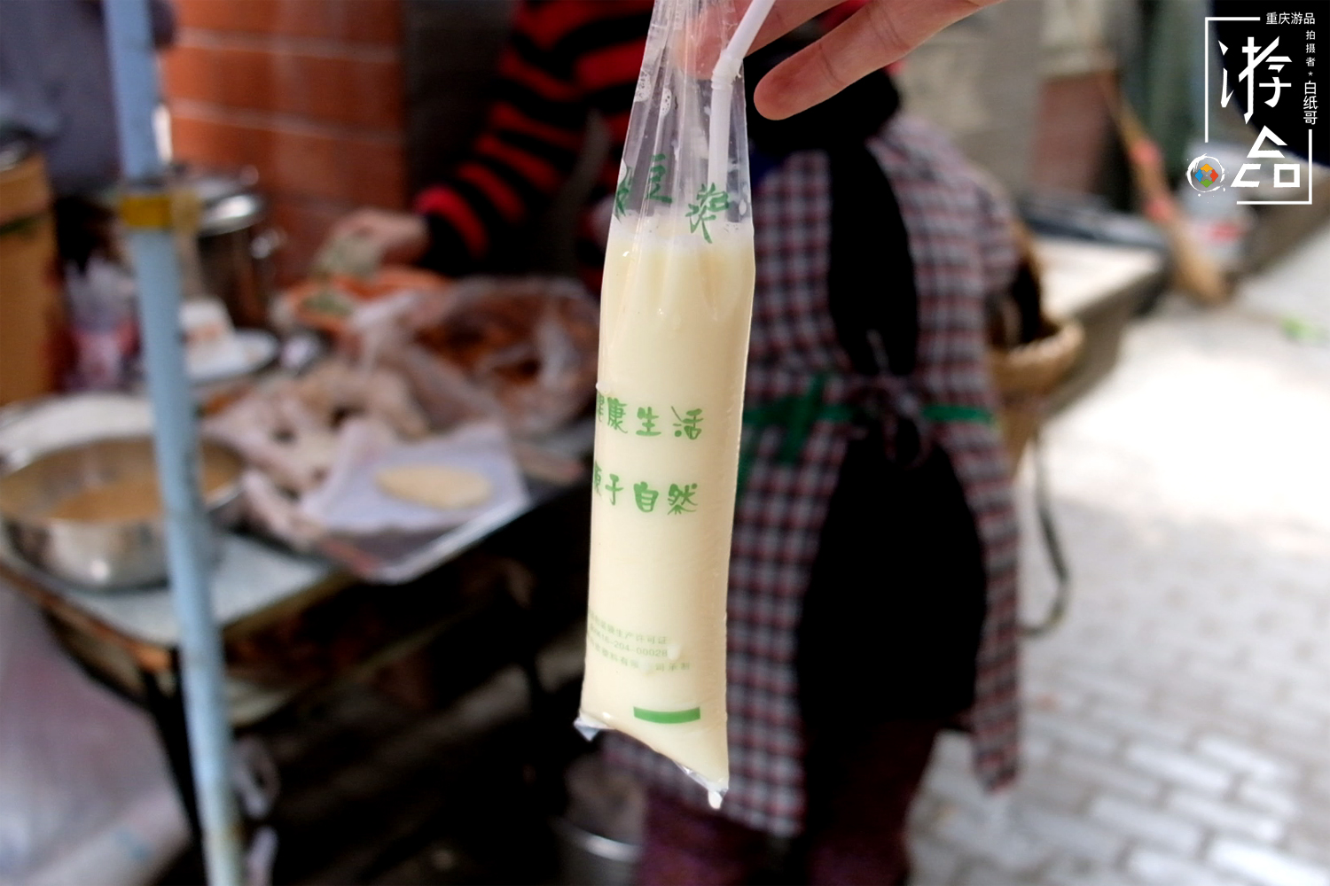 一年只休息2天，她坚持做了14年糯米团，美食背后有温情也有无奈