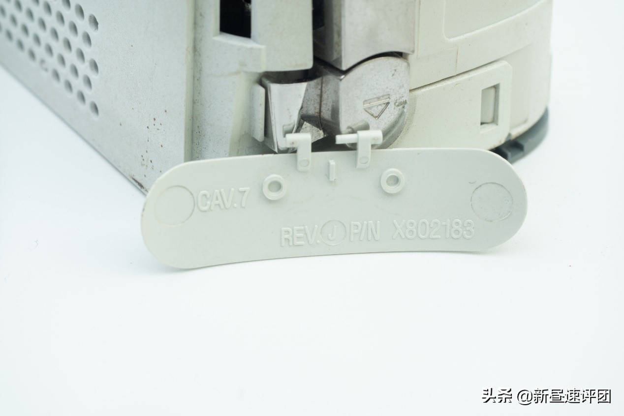 xbox360白色老版怎么拆,xbox360维修视频教程