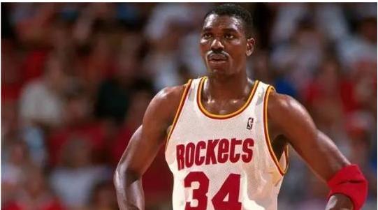 00年代nba五大中锋,nba历史四大中锋之一