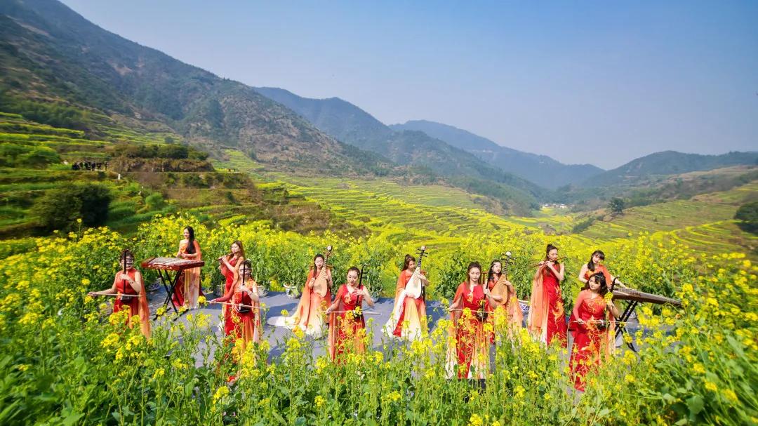 鑺辨湞鑺傝姳浠欏瓙,鑺辨湞鑺傝姳浠欏瓙宸℃父