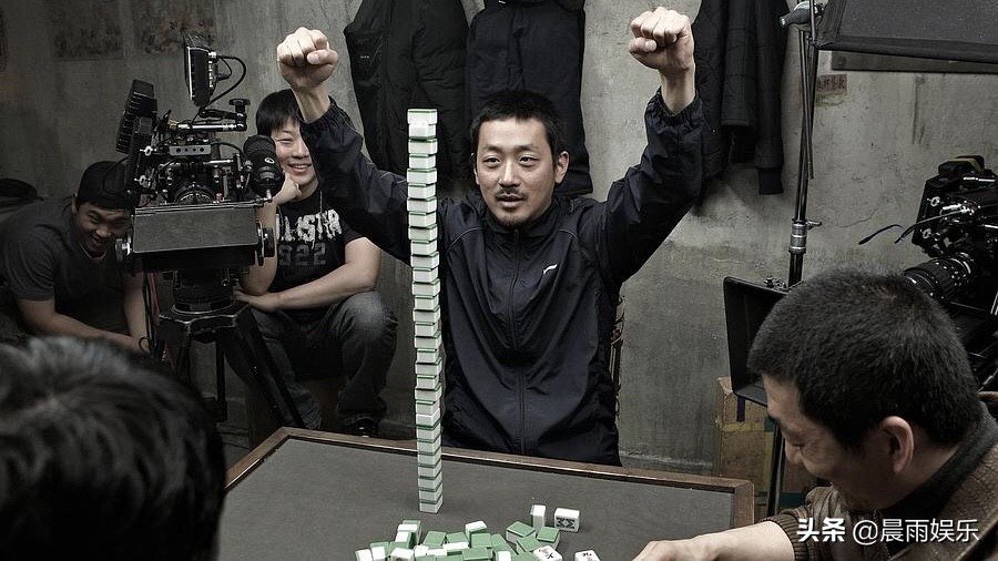 售卖虞书欣朋友圈内容，入侵河正宇手机，疯狂粉丝毁了多少艺人