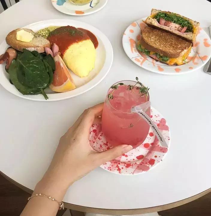 29岁女孩独居图片,29岁独居女孩的视频