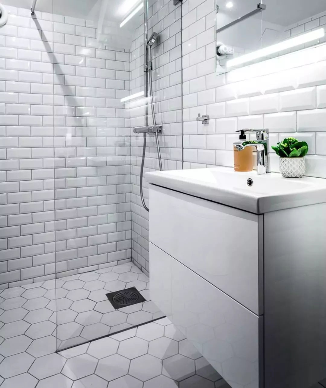 小卫生间如何设计最实用,卫生间如何设计无卫生死角