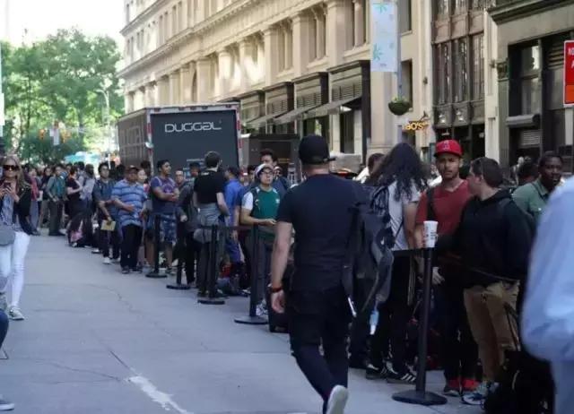 lv华为壳,lv华为折叠手机壳