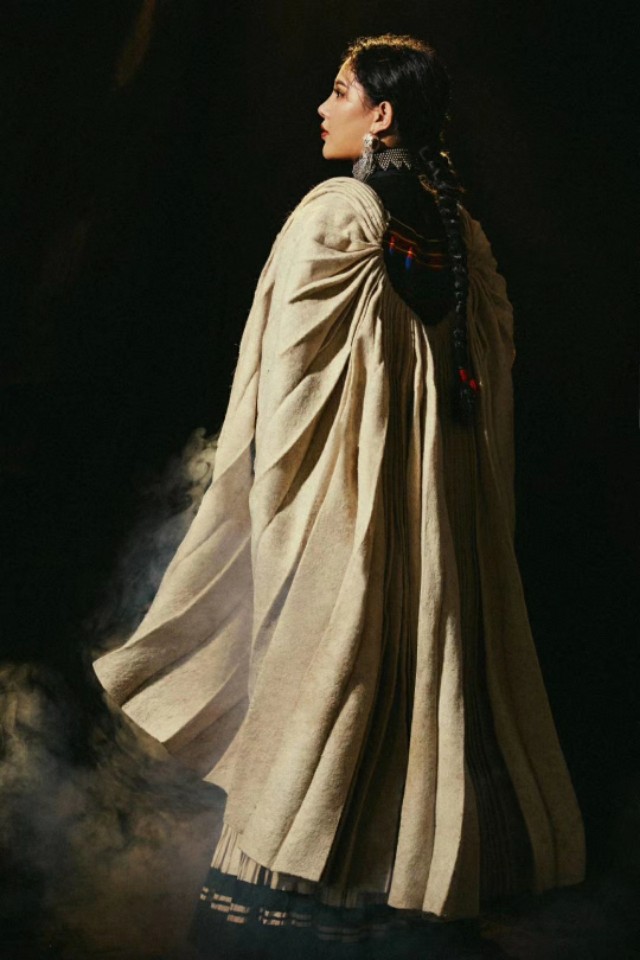 彝族服装和少数民族服装的区别,彝族服饰真太惊艳了