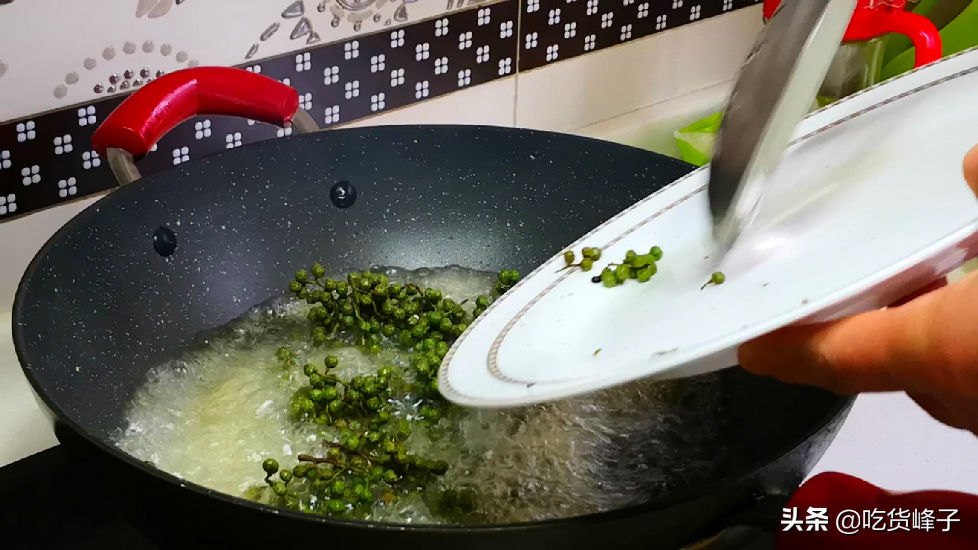 新鲜花椒炸花椒油,花椒籽炸花椒油的正确做法