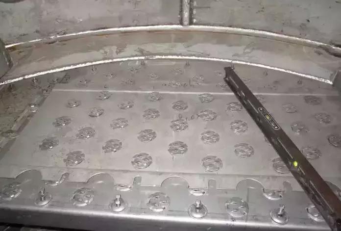 精馏塔底部,精馏塔都有什么